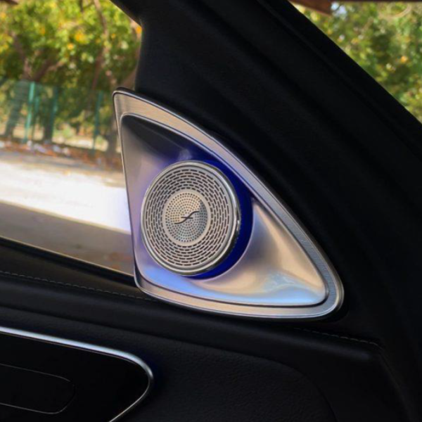 Tweeters Burmester con led RGB ambiente de 64 colores
