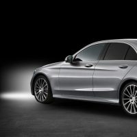 luces-cortas-al-abrir-coche